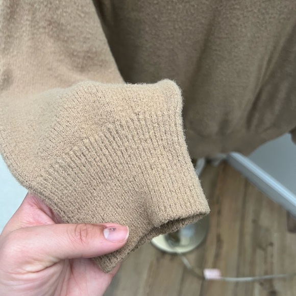 Ann Taylor Beige V-Neck Sweater | Large - Picture 3 of 8